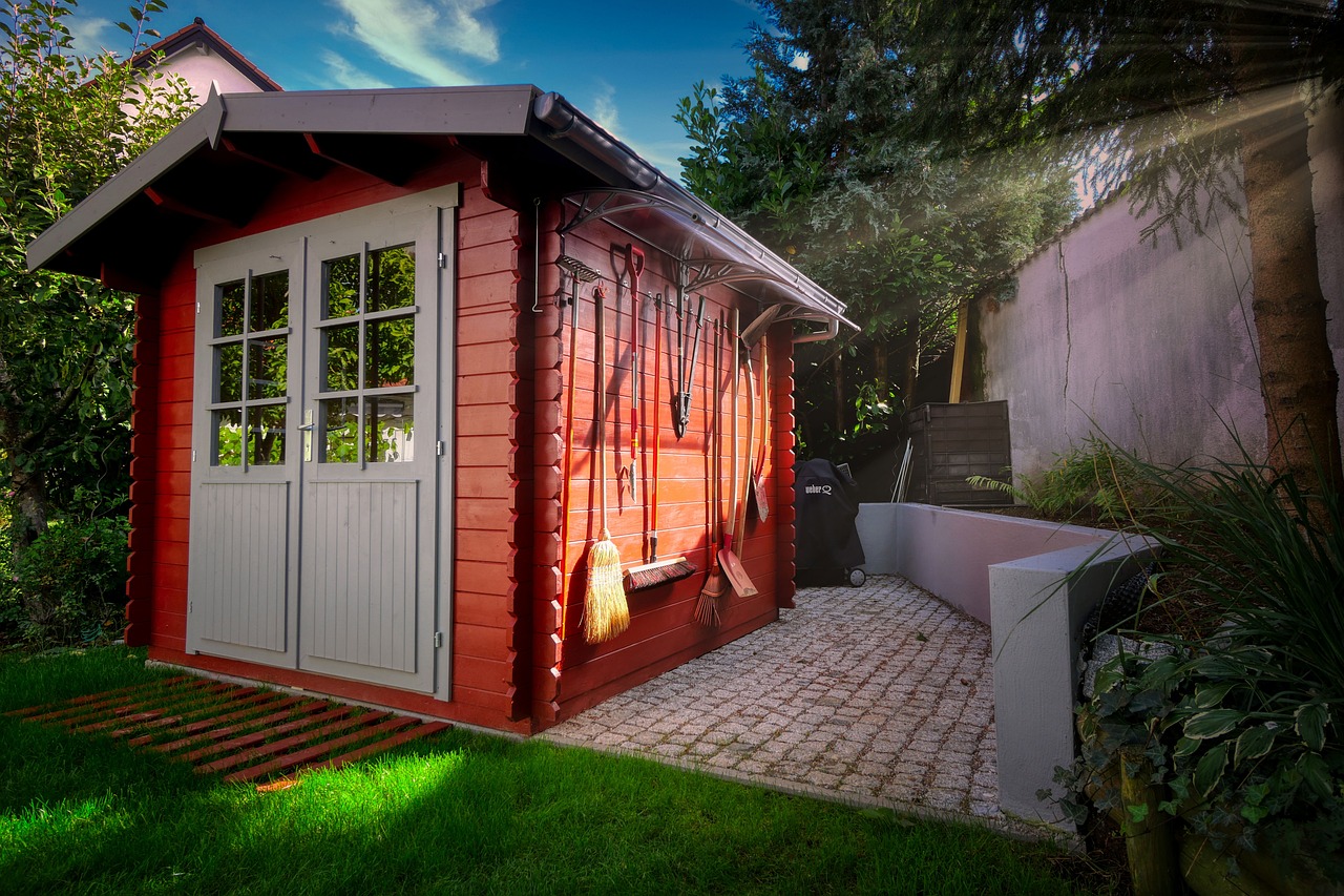 budget garden shed for country life