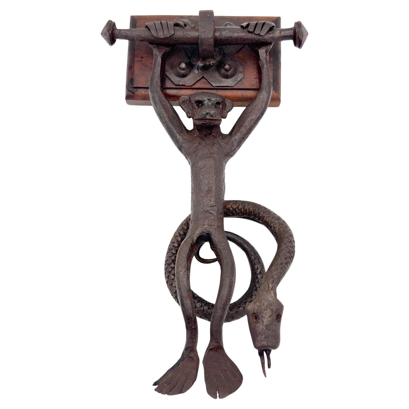 Read more about the article A History of the Door Knocker in Domestic Life
